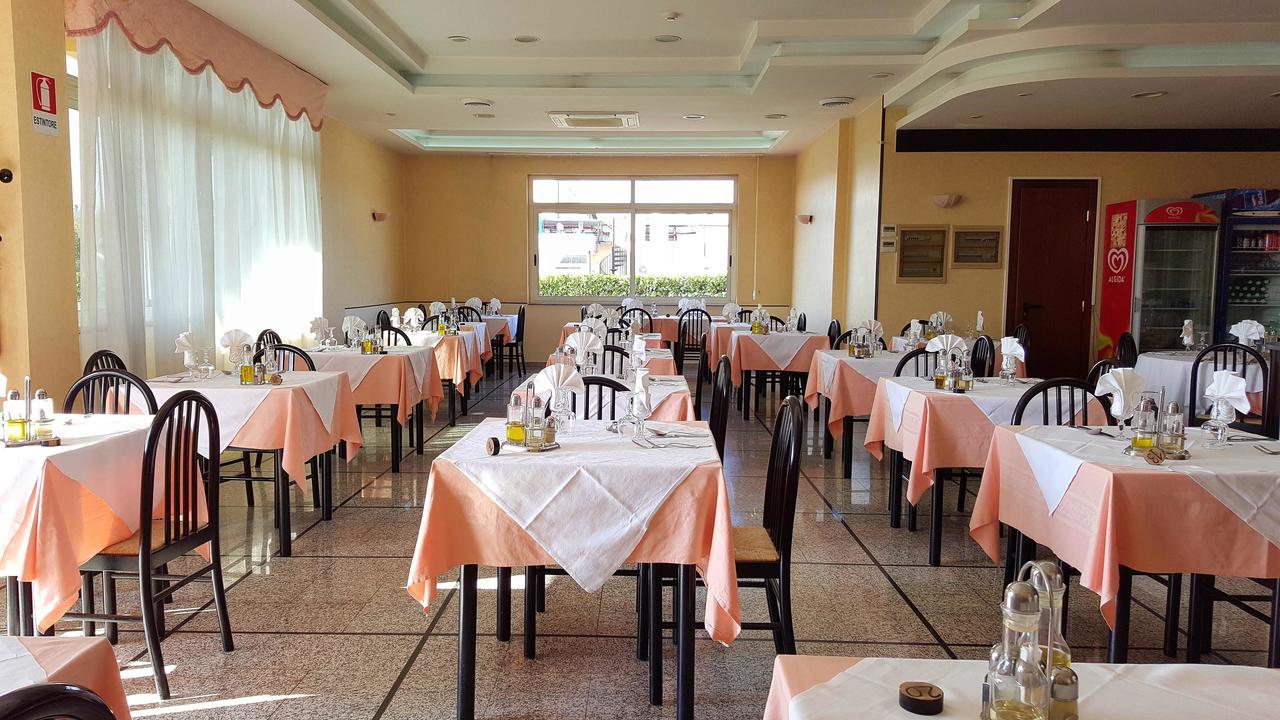 Re Di Cuori Hotel Caianello Exterior photo