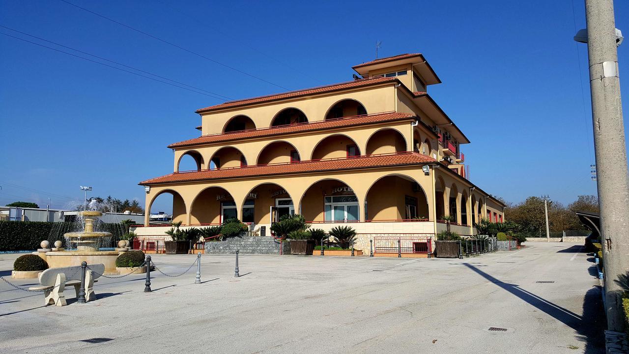 Re Di Cuori Hotel Caianello Exterior photo